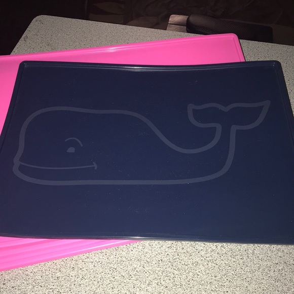 Vineyard Vines Other - New Vineyard Vines for Target Pink placemat